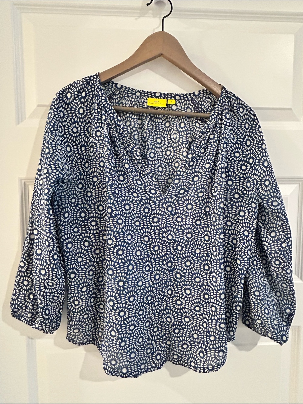 Roller Rabbit V Neck Top Blue White Size S